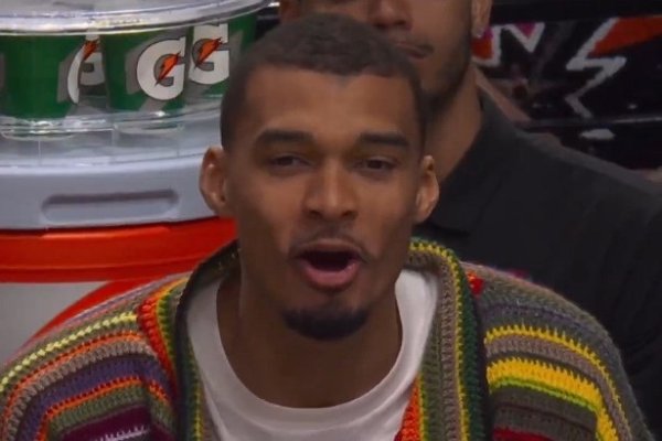 股票炒股配资 少林数学？文班亚马坐场边喊话开拓者球员：你们本应该0-4落后